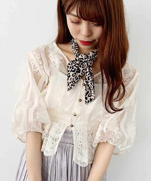 apres jour(アプレジュール)の「スカーフ付きオーガンジーレースブラウス【ZOZOTOWN限定アイテム】(シャツ/ブラウス・レディース・ブラック/チャコールグレー/その他/アイボリー・フリー)」の6枚目の写真