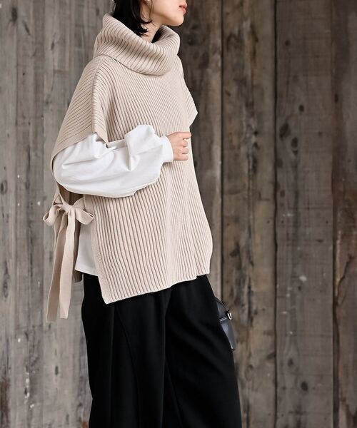 rps（アールピーエス）の「サイドリボンタートルリブニットベスト（ベスト・レディース・ブラック/モカ/ベージュ系その他/キャメル/グリーン/アイボリー/ピンクベージュ・M/フリー）」の11枚目の写真