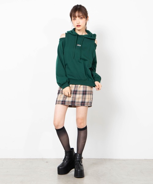 FILA（フィラ）の「∴WEGO/FILA別注オープンショルダープルパーカー（パーカー・レディース・ホワイト/ブラック/パープル/グリーン・FREE）」の12枚目の写真