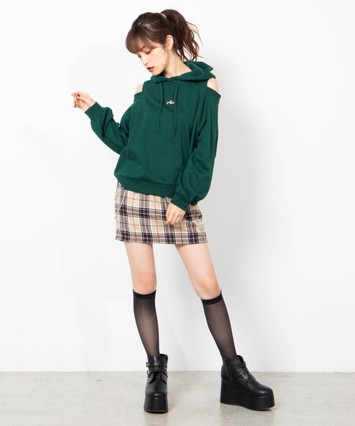 FILA（フィラ）の「∴WEGO/FILA別注オープンショルダープルパーカー（パーカー・レディース・ホワイト/ブラック/パープル/グリーン・FREE）」の8枚目の写真