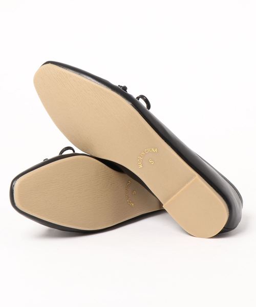 KOBE LETTUCE(コウベレタス)の「ギャザーフロントカットフラットパンプス(パンプス・レディース・ブラック/ベージュ/アイボリー・LL/S/M/L)」の5枚目の写真