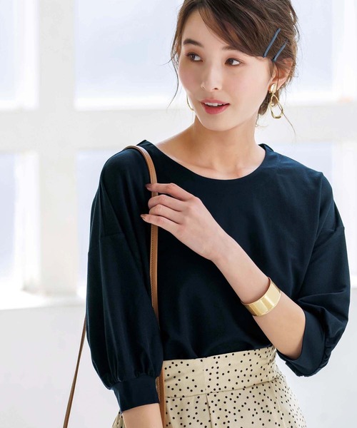 BELLUNA PLUS(ベルーナ)の「袖ギャザーデザインプルオーバー(Tシャツ/カットソー・レディース・コーラル/セージグリーン/ピンク/ネイビー・XX-LARGE/XXX-LARGE/XXXX-LARGE/MEDIUM/LARGE/X-LARGE)」の3枚目の写真