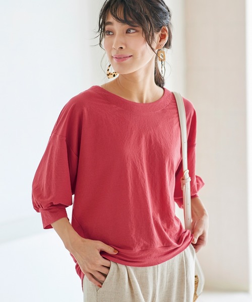 BELLUNA PLUS(ベルーナ)の「袖ギャザーデザインプルオーバー(Tシャツ/カットソー・レディース・コーラル/セージグリーン/ピンク/ネイビー・XX-LARGE/XXX-LARGE/XXXX-LARGE/MEDIUM/LARGE/X-LARGE)」の13枚目の写真