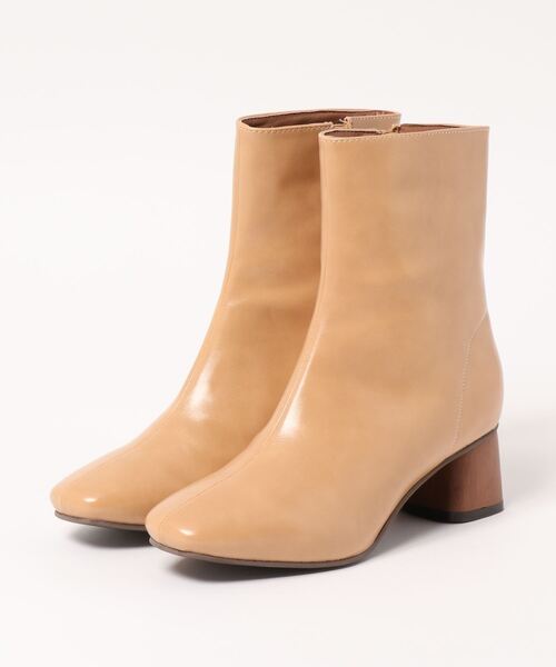 mio notis(ミオノティス)の「スカルプチャーヒールスクエアブーツ(ブーツ・レディース・ブラック/ホワイト系その他/ベージュ・38/39/36/37)」の3枚目の写真