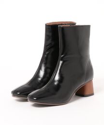 スカルプチャーヒールスクエアブーツ