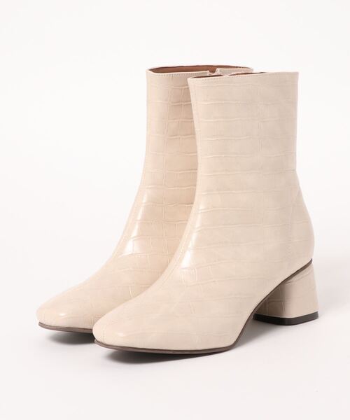 mio notis(ミオノティス)の「スカルプチャーヒールスクエアブーツ(ブーツ・レディース・ブラック/ホワイト系その他/ベージュ・38/39/36/37)」の6枚目の写真