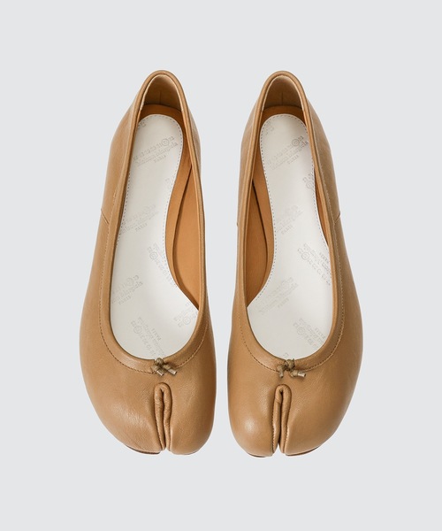 Maison Margiela（メゾンマルジェラ）の「BALLET SHOE（バレエシューズ・レディース・ホワイト/ベージュ系その他/グリーン系その他/その他/ブラック・38/36/37）」の3枚目の写真