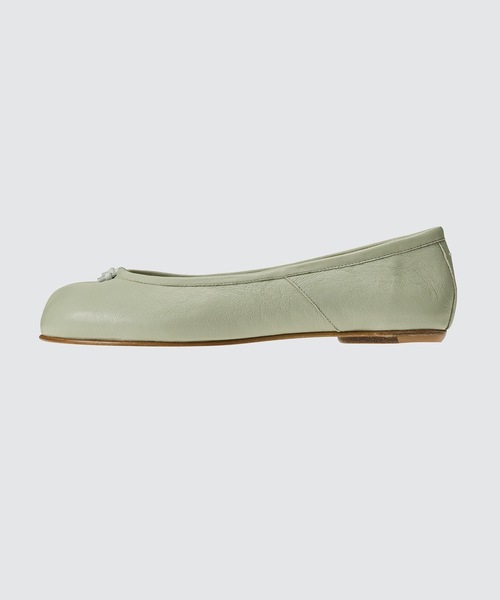 Maison Margiela（メゾンマルジェラ）の「BALLET SHOE（バレエシューズ・レディース・ホワイト/ベージュ系その他/グリーン系その他/その他/ブラック・38/36/37）」の6枚目の写真