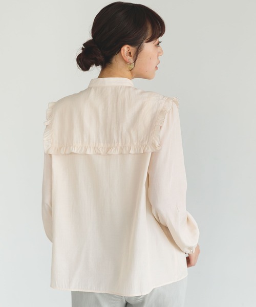 SLURR（スラ―）の「フリルスクエアネックパフスリーブブラウス（シャツ/ブラウス・レディース・その他8・FREE）」の2枚目の写真