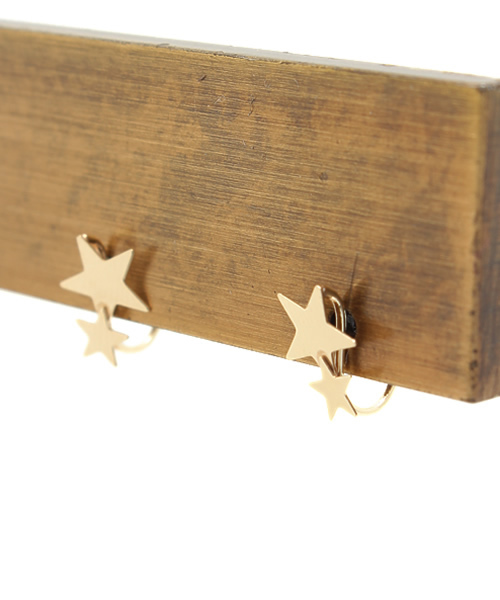 Ray BEAMS(レイビームス)の「Ray BEAMS / K10 スター イヤリング(イヤリング・レディース・その他1・ONE SIZE)」の2枚目の写真