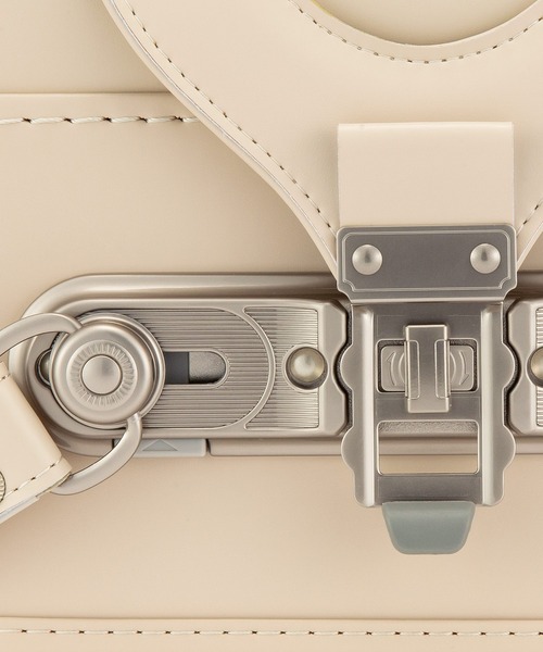 MARY QUANT（マリークワント）の「MARY QUANT(マリークワント)エンボスデイジーランドセル（ランドセル・キッズ・ホワイト/ピンク系その他/ミント/キャメル/ピンク/ラベンダー・ONE SIZE）」の9枚目の写真