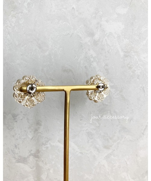tone(トーン)の「【jour】パールフラワー(ピアス)(MA)(ピアス(両耳用)・レディース・ゴールド/ゴールド系その他・FREE)」の6枚目の写真