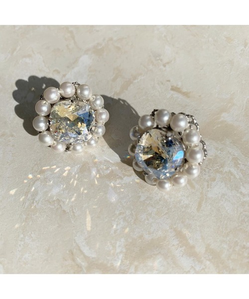 tone(トーン)の「【jour】パールフラワー(ピアス)(MA)(ピアス(両耳用)・レディース・ゴールド/ゴールド系その他・FREE)」の7枚目の写真