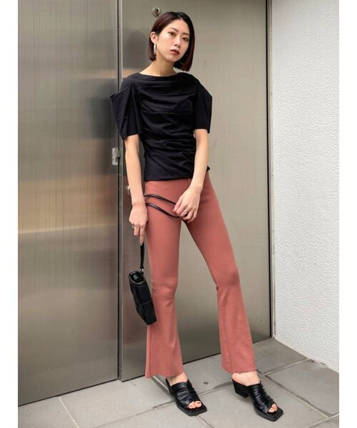 EMODA(エモダ)の「ギャザータックスリーブトップス(Tシャツ/カットソー・レディース・ホワイト/ブラック・FREE)」の4枚目の写真