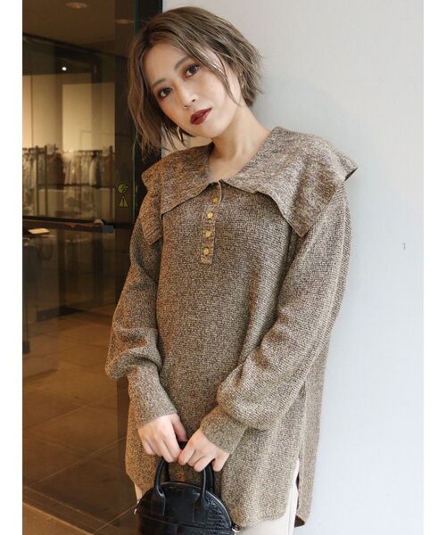 MURUA（ムルーア）の「ビッグカラールーズニット（ニット/セーター・レディース・ブラウン/イエロー・FREE）」の2枚目の写真