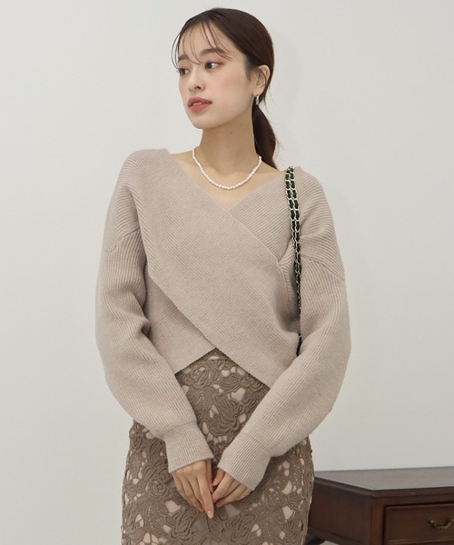 BLUEEAST(ブルーイースト)の「クロスニット(ニット/セーター・レディース・ブラック/グレー/ブラウン/アイボリー/カーキ/ブルー/ピンク/ベージュ/グレー系/ベージュ系・MEDIUM)」の7枚目の写真