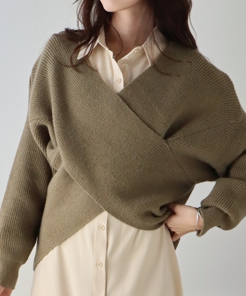 BLUEEAST(ブルーイースト)の「クロスニット(ニット/セーター・レディース・ブラック/グレー/ブラウン/アイボリー/カーキ/ブルー/ピンク/ベージュ/グレー系/ベージュ系・MEDIUM)」の8枚目の写真