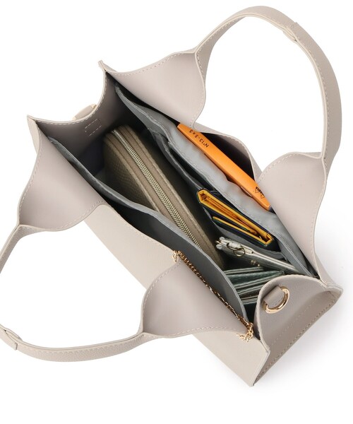 DRESKIP（ドレスキップ）の「◆チャーム付き一枚革風クリテトート（トートバッグ・レディース・グレー/ブラック/カーキ・00）」の5枚目の写真