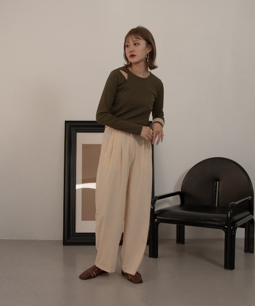 Amiur（エミレ）の「one open shoulder rib tops（その他トップス・レディース・ベージュ/カーキ/ブラック・FREE）」の19枚目の写真