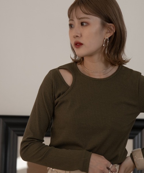Amiur（エミレ）の「one open shoulder rib tops（その他トップス・レディース・ベージュ/カーキ/ブラック・FREE）」の6枚目の写真