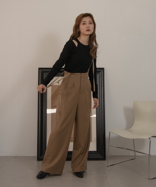 Amiur（エミレ）の「one open shoulder rib tops（その他トップス・レディース・ベージュ/カーキ/ブラック・FREE）」の4枚目の写真