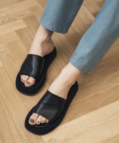TRUNC（トランクエイティーエイト）の「Flatform Sandal（サンダル・レディース・ベージュ/ブラック・SMALL）」の14枚目の写真