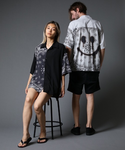 STUD MUFFIN（スタッドマフィン）の「mhs1756-バンダナ柄-無地TRサテン SSワイドシャツ（シャツ/ブラウス・メンズ・ライトグレー/ブラック・2/3）」の8枚目の写真