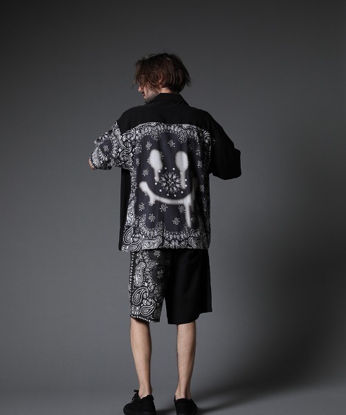STUD MUFFIN（スタッドマフィン）の「mhs1756-バンダナ柄-無地TRサテン SSワイドシャツ（シャツ/ブラウス・メンズ・ライトグレー/ブラック・2/3）」の12枚目の写真