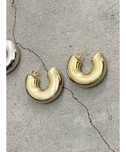 EMODA（エモダ）の「タンクボリュームピアス（ピアス（両耳用）・レディース・シルバー/ゴールド・FREE）」の2枚目の写真