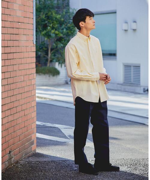 UNIVERSAL OVERALL（ユニバーサルオーバーオール）の「【別注】＜UNIVERSAL OVERALL＞オックス ボタンダウン シャツ（シャツ/ブラウス・メンズ・クリーム・M/L）」の2枚目の写真