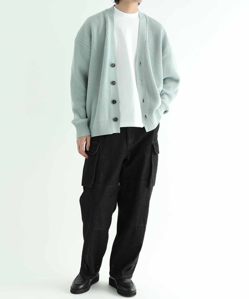 ADAM ET ROPE'（アダムエロペ）の「ドライタッチデニム ワイドカーゴパンツ/サステナブル（カーゴパンツ・メンズ・ネイビー/ブラック系その他・M/L）」の6枚目の写真