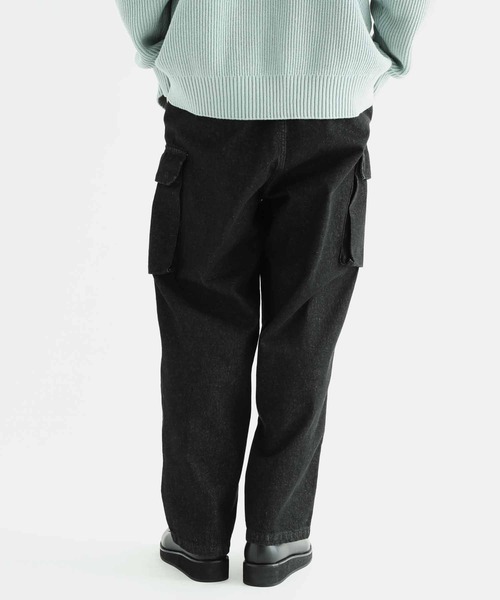 ADAM ET ROPE'（アダムエロペ）の「ドライタッチデニム ワイドカーゴパンツ/サステナブル（カーゴパンツ・メンズ・ネイビー/ブラック系その他・M/L）」の5枚目の写真