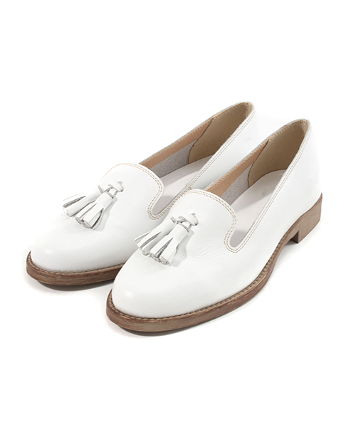 mystic（ミスティック）の「STILMODA タッセルローファー（その他シューズ・レディース・ホワイト/ブラック/シルバー・36/37/38）」の2枚目の写真