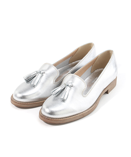 mystic（ミスティック）の「STILMODA タッセルローファー（その他シューズ・レディース・ホワイト/ブラック/シルバー・36/37/38）」の3枚目の写真