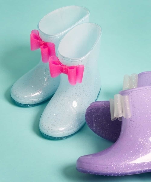 a.v.v（アーヴェヴェ）の「[KIDS]【数量限定】レインシューズ[WEB限定サイズ]（レインシューズ・キッズ・ライトブルー/ライトパープル・18/19）」の2枚目の写真