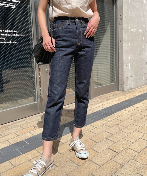 Meli rich（メリーリッチ）の「オールシーズン使える。ストレートデニム（デニムパンツ・レディース・アイボリー/インディゴブルー・FREE）」の3枚目の写真