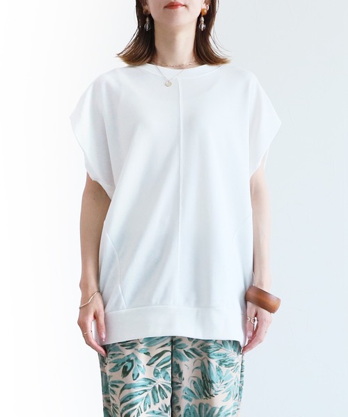 reca(レカ)の「ミニ裏毛切替ロングトップス(Tシャツ/カットソー・レディース・ブラック/オフホワイト/ライラック/グレイッシュベージュ・MEDIUM)」の6枚目の写真