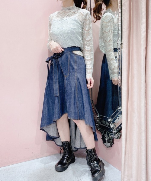 lilLilly（リルリリー）の「デザインベルトデニムスカート