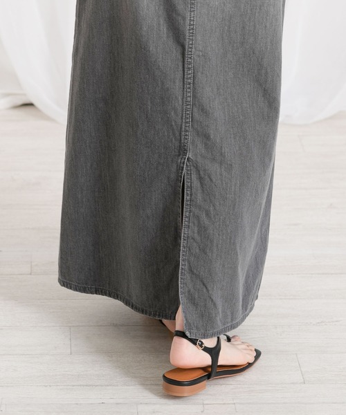 Moname（モナーム）の「Aラインデニムロングスカート（スカート・レディース・ブラック・FREE）」の4枚目の写真