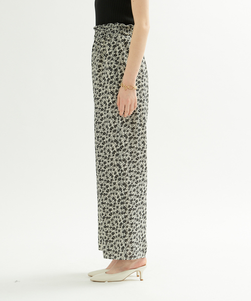 Rouge vif Anna（ルージュヴィフアンナ）の「【セットアップ対応】フラワープリントイージーパンツ（その他パンツ・レディース・オフホワイト・フリー）」の5枚目の写真