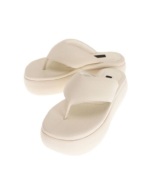 EMODA(エモダ)の「ストラップフラットサンダル(サンダル・レディース・ホワイト/ブラック・SMALL/MEDIUM/LARGE)」の15枚目の写真
