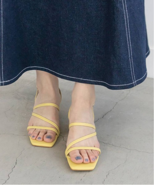 RANDA(ランダ)の「ナローストラップスクエアトゥサンダル(サンダル・レディース・ブラック/アイボリー/イエロー/ブルー・LL/M/L/S)」の14枚目の写真