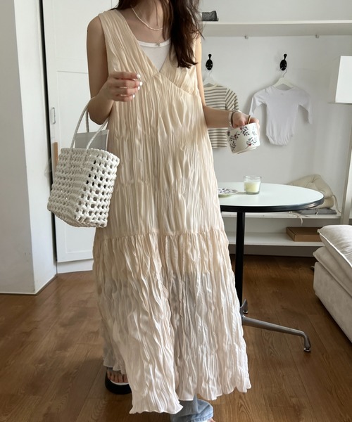 ABITOKYO(アビトーキョー)の「ワッシャーシフォンキャミソールワンピース(ワンピース・レディース・ブラック/ベージュ/ホワイト/グリーン/チャコールグレー/ネイビー/グレー・M/L)」の10枚目の写真