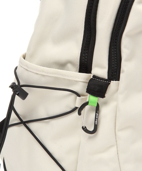 niko and...（ニコアンド）の「オリジナル8ポケットデイパック　20L（バックパック/リュック・レディース・ブラック系/ホワイト系/その他1/ブラック系1/ホワイト系1・0）」の21枚目の写真