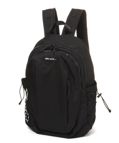 niko and...（ニコアンド）の「オリジナル8ポケットデイパック　20L（バックパック/リュック・レディース・ブラック系/ホワイト系/その他1/ブラック系1/ホワイト系1・0）」の6枚目の写真