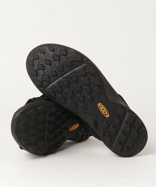 KEEN（キーン）の「UNEEK SNK SLIDE / ユニーク スニーク スライド/ レディース スライドサンダル（サンダル・レディース・ブラック・23cm/25cm/22.5cm/25.5cm/24cm/23.5cm/24.5cm/26cm）」の6枚目の写真