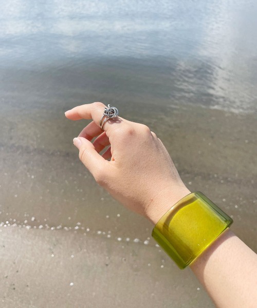 PairPair（ペアペア）の「クリアグリーンバングル（バングル/リストバンド・レディース・ライトグリーン・フリー）」の2枚目の写真