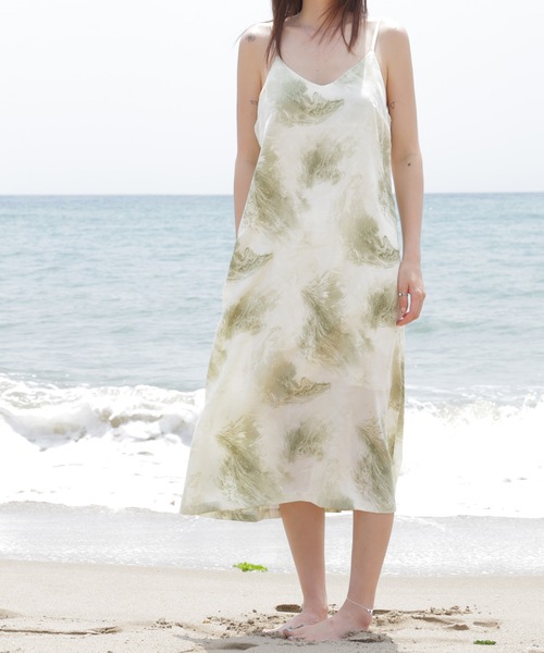 minsobi(ミンソビ)の「ロングキャミワンピース(ワンピース・レディース・グリーン・FREE)」の1枚目の写真