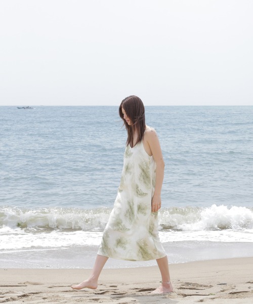 minsobi(ミンソビ)の「ロングキャミワンピース(ワンピース・レディース・グリーン・FREE)」の15枚目の写真