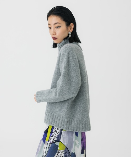 UNITED TOKYO（ユナイテッドトウキョウ）の「【WEB限定】ボリュームタートルニット（ニット/セーター・レディース・ブラック/パープル/グレー/インディゴブルー/グリーン/アイボリー/オフホワイト/ブラック系その他2/ブルー系その他2/グレー系その他2・FREE）」の16枚目の写真